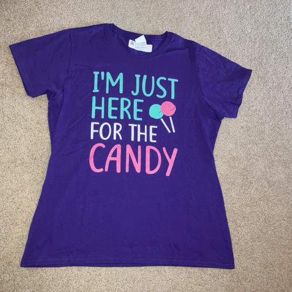 size XL, bust up to 42” inches, new condition, here for the candy 🍬 shirt - Picture 2 of 8